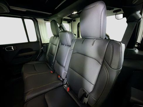 Used 2025 Jeep Wrangler Unlimited Sahara w/ Safety Group AWD/4WD image 21