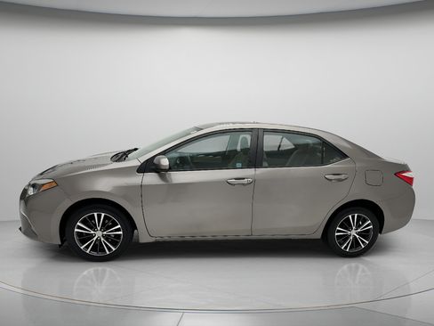 Used 2016 Toyota Corolla LE FWD image 7