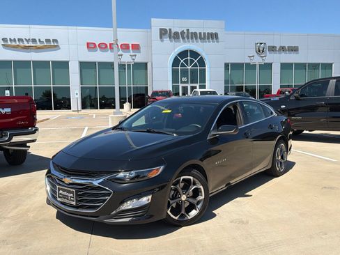 Used 2024 Chevrolet Malibu LT FWD image 1