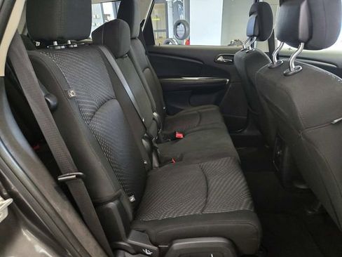 Used 2019 Dodge Journey SE image 13