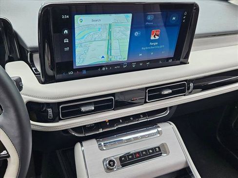 Used 2025 Lincoln Aviator Reserve AWD/4WD image 15