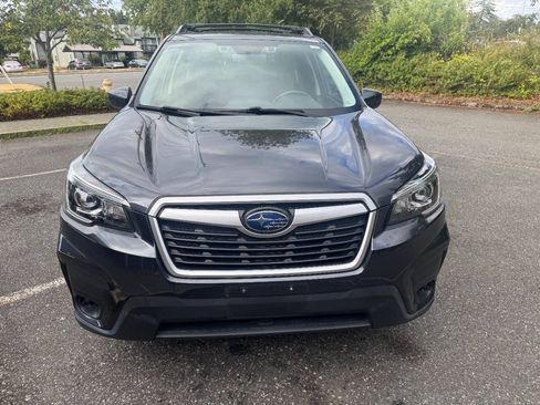 Used 2019 Subaru Forester Premium AWD/4WD image 7