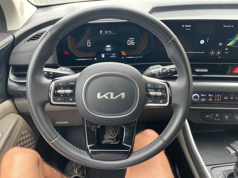Used 2026 Kia Carnival FWD image 17