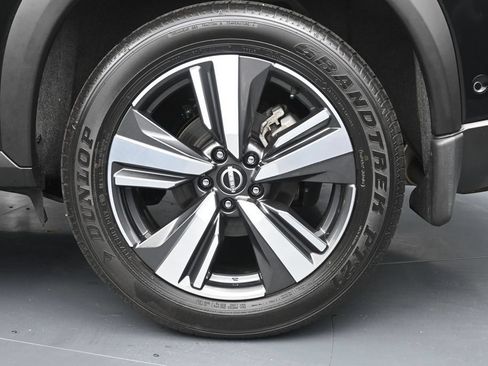 Used 2025 Nissan Rogue SL AWD/4WD image 15