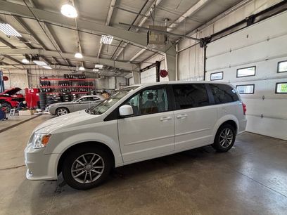 Used 2016 Dodge Grand Caravan SE