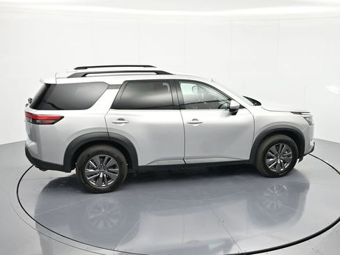 Certified 2024 Nissan Pathfinder SV FWD image 30