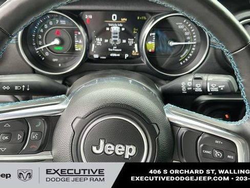 Used 2022 Jeep Wrangler Unlimited Rubicon 4xe AWD/4WD image 12