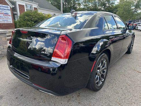 Used 2018 Chrysler 300 S image 7