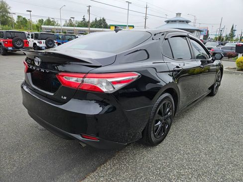 Used 2020 Toyota Camry LE FWD image 5