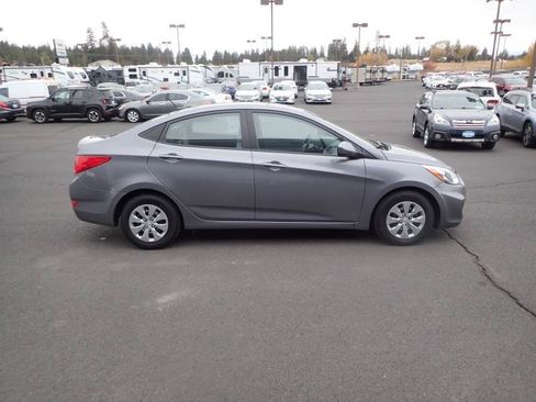 Used 2017 Hyundai Accent SE FWD image 6