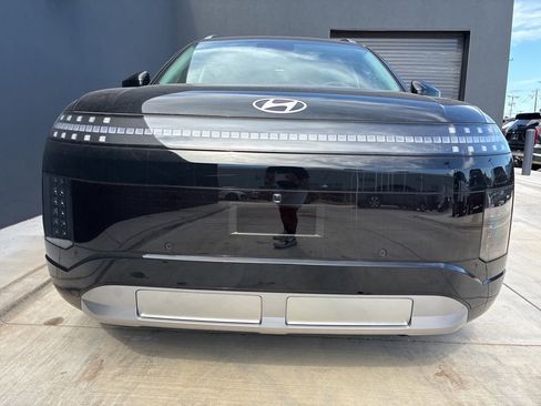 New 2026 Hyundai Ioniq 9 SEL image 2