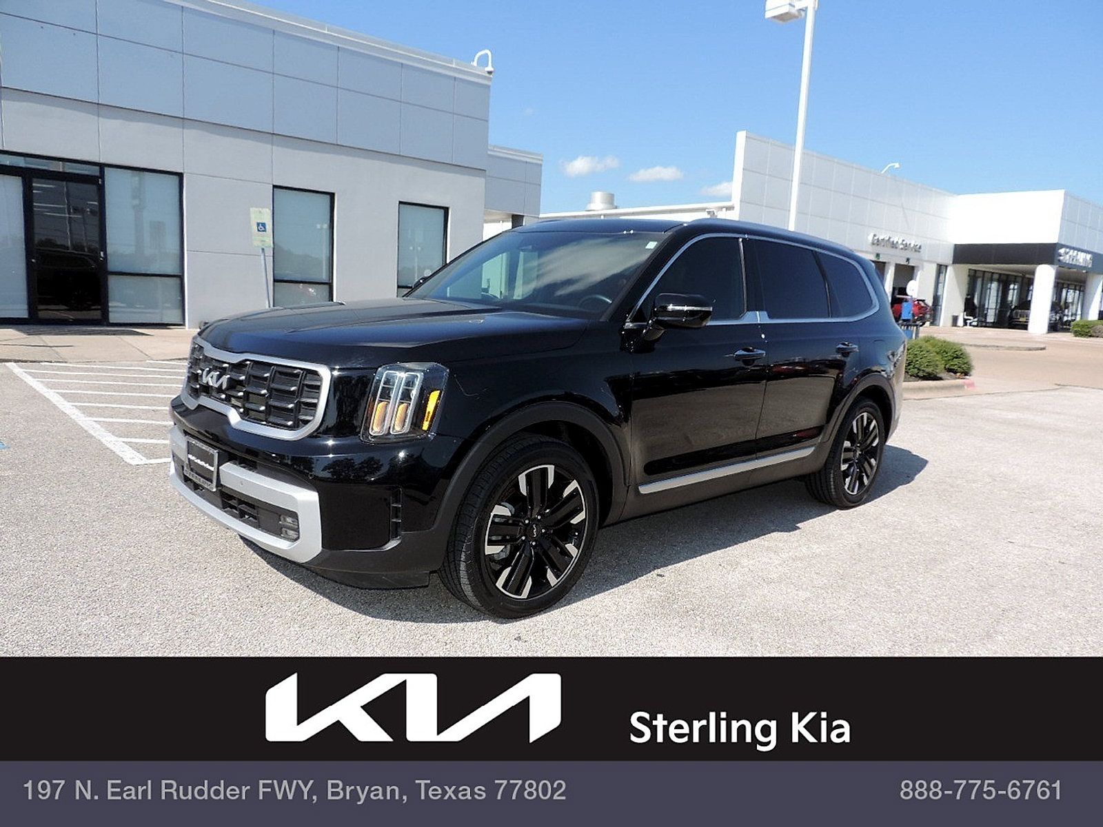 Used 2024 Kia Telluride SX w/ Towing Package FWD image 1