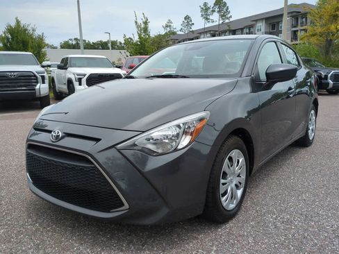 Certified 2019 Toyota Yaris L FWD image 2