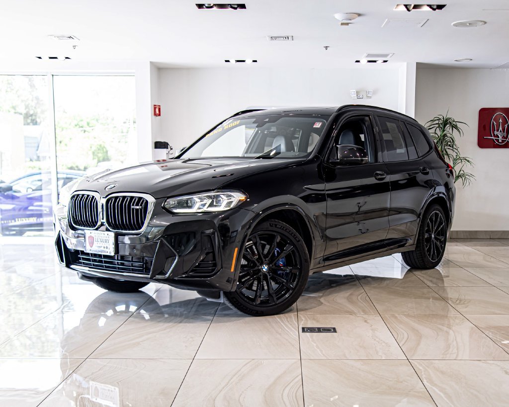 Used 2024 BMW X3 M40i w/ Parking Assistance Package AWD/4WD image 1