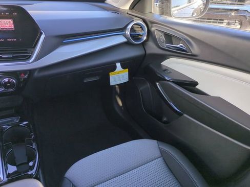 New 2026 Chevrolet Trax LT w/ Sunroof Package image 17