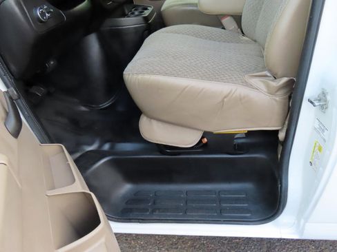 Used 2012 Chevrolet Express 2500 RWD image 12