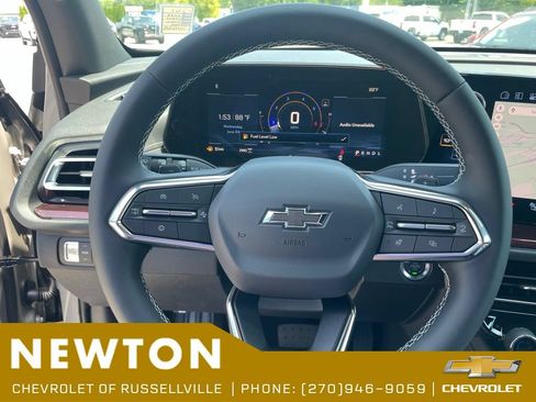New 2026 Chevrolet Traverse Z71 w/ Driver Confidence Package AWD/4WD image 13