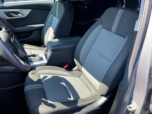 Used 2025 Chevrolet Blazer LT FWD image 21