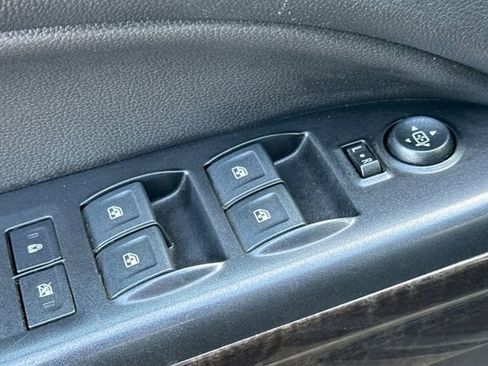 Used 2018 GMC Canyon SLE w/ SLE Convenience Package image 12