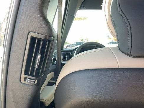 Used 2026 Volvo XC60 B5 Core AWD/4WD image 17