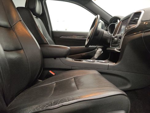 Used 2018 Jeep Grand Cherokee Overland RWD image 21
