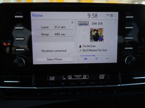 Used 2024 Toyota Sienna XLE image 34