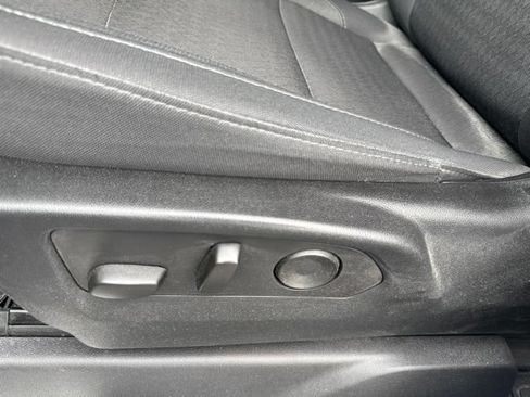 Used 2025 Chevrolet Silverado 1500 LT AWD/4WD image 14