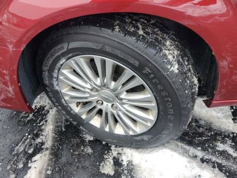 Used 2016 Chrysler Town & Country Touring-L image 3