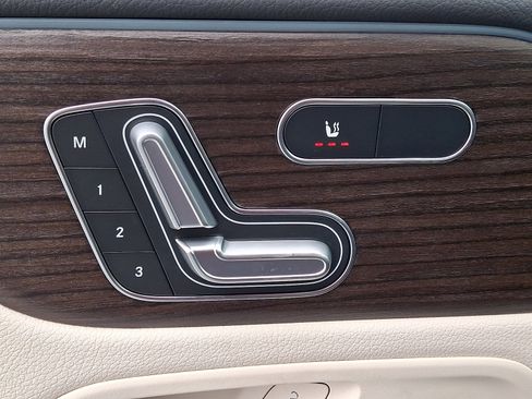 New 2026 Mercedes-Benz GLB 250 4MATIC image 15