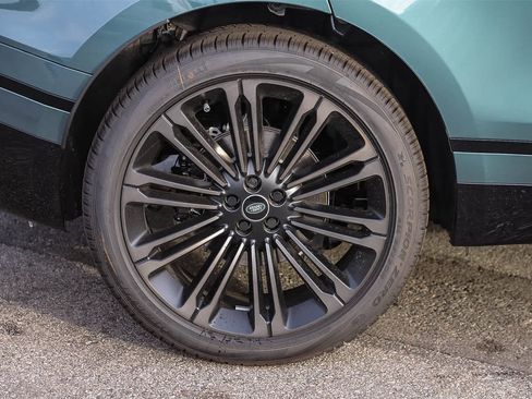 New 2026 Land Rover Range Rover Velar Dynamic SE image 11