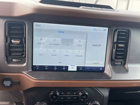 Used 2024 Ford Bronco Outer Banks AWD/4WD image 12