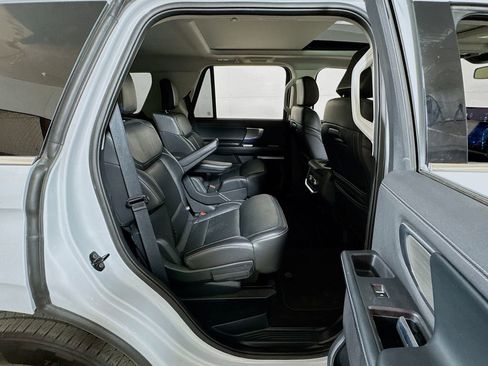 Used 2025 Ford Expedition Platinum AWD/4WD image 28