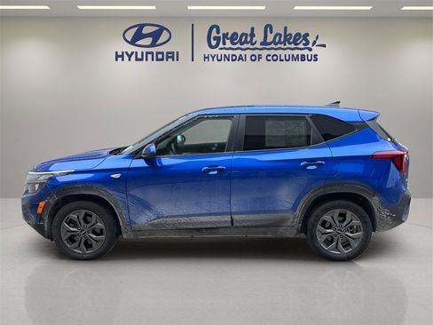 Used 2024 Kia Seltos LX image 2