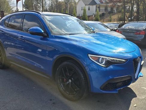 Used 2018 Alfa Romeo Stelvio Ti Sport image 4