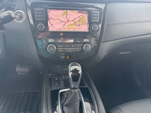 Used 2019 Nissan Rogue SL AWD/4WD image 15