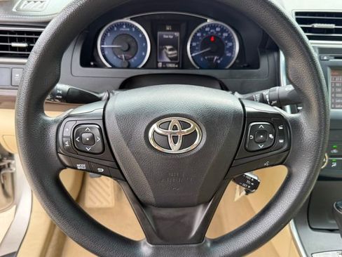 Used 2016 Toyota Camry LE FWD image 13