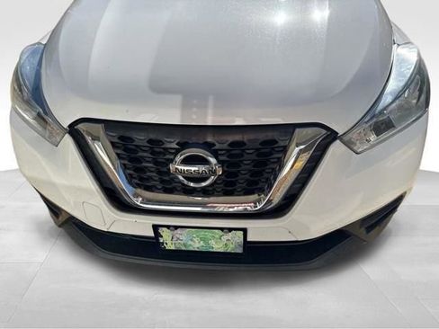 Used 2019 Nissan Kicks S w/ Exterior Electronics Package image 2