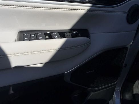 New 2026 Jeep Grand Wagoneer 2WD w/ Premium Group I image 25