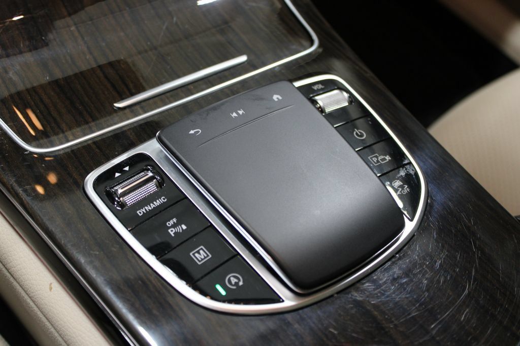 Used 2022 Mercedes-Benz GLC 300 4MATIC image 39