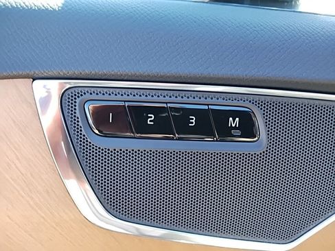 Used 2022 Volvo XC90 T6 Momentum image 19
