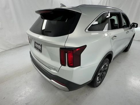New 2026 Kia Sorento S AWD/4WD image 3