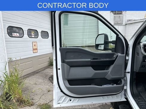 New 2025 Ford F550 4x4 Crew Cab image 10