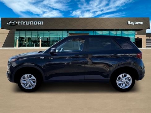 New 2026 Hyundai Venue SE FWD image 3