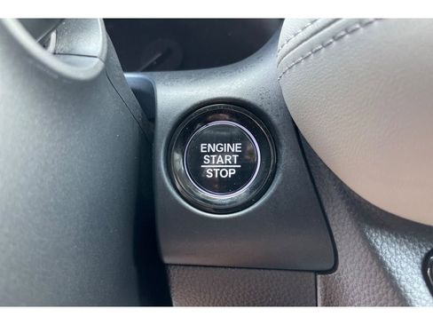 Certified 2023 Honda HR-V LX image 32