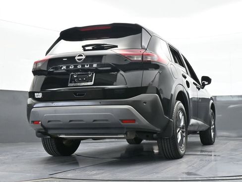 Used 2023 Nissan Rogue S image 59