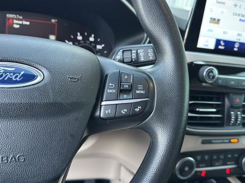 Used 2020 Ford Escape SE image 19