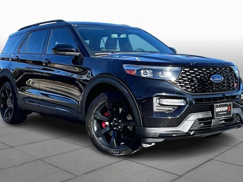Used 2022 Ford Explorer ST w/ ST Street Pack image 3
