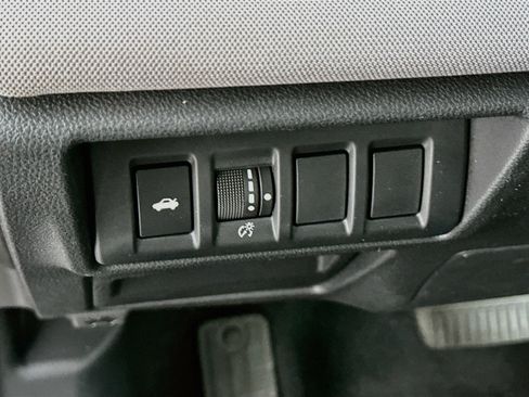 Used 2025 Subaru Legacy Premium AWD/4WD image 17
