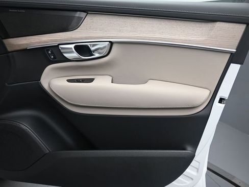 Used 2026 Volvo XC90 B6 Plus w/ Protection Package Premier image 31