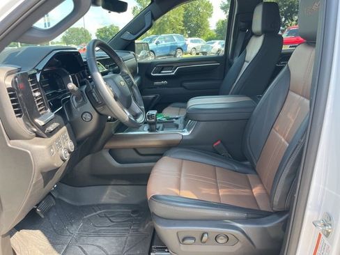 Used 2025 Chevrolet Silverado 1500 High Country w/ Technology Package image 21